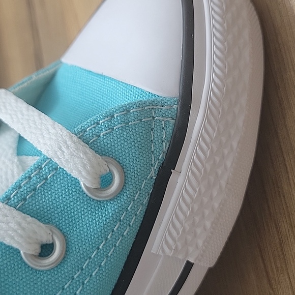 Converse high top Brand new in the box no lid. - Picture 6 of 13